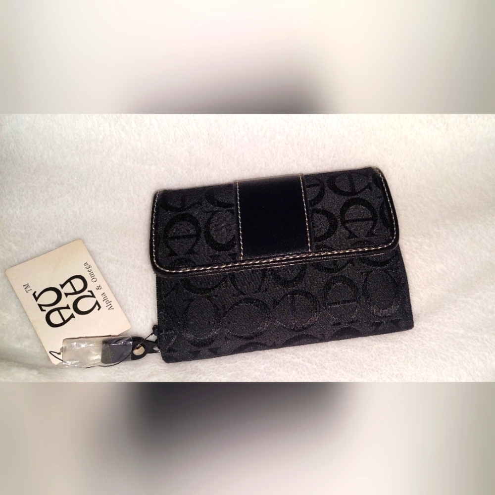 Aigner Wallet. Nwt Smoke Free Home Black.